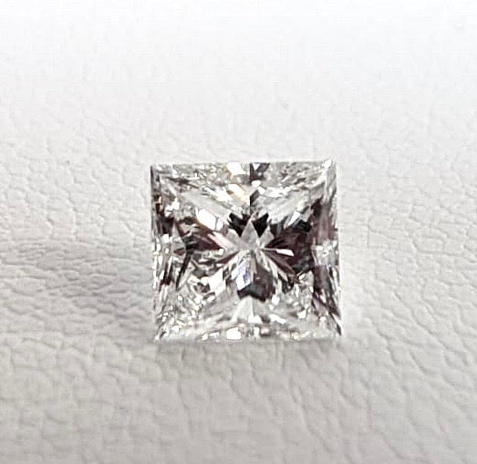 0.7ctw F VS2 Radiant Cut Mined Diamond