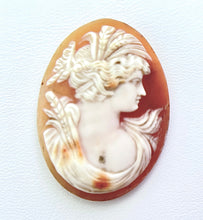 Load image into Gallery viewer, Recycled Shell Oval Cameo - 35x27mm
