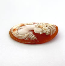 Load image into Gallery viewer, Recycled Shell Oval Cameo - 35x27mm

