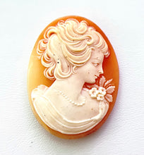 Load image into Gallery viewer, Recycled Shell Oval Cameo - 40x30mm III

