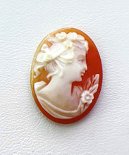 Load image into Gallery viewer, Recycled Shell Oval Cameo - 20x15mm
