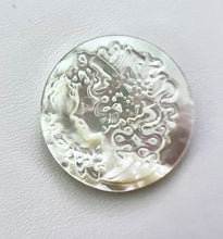 Load image into Gallery viewer, Recycled Shell Round Cameo - 25mm
