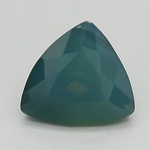 Load and play video in Gallery viewer, 1.2ct Green Triangle Sapphire  (Kenya)
